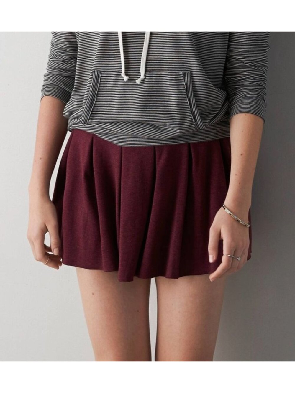 NWOT AMERICAN EAGLE Burgundy Marled High Waist Pleated Circle Mini Skirt Sz 6